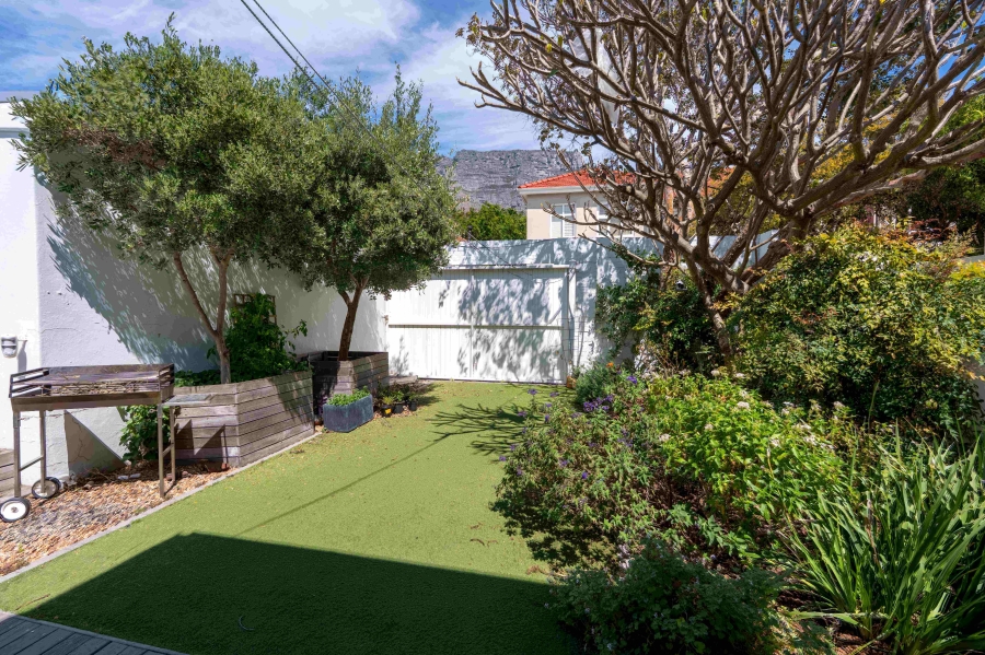 3 Bedroom Property for Sale in Vredehoek Western Cape